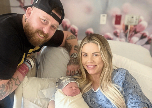 Jesse Keith Whitley and his wife Kristen welcome a baby together (Jesse Keith Whitley/Facebook)